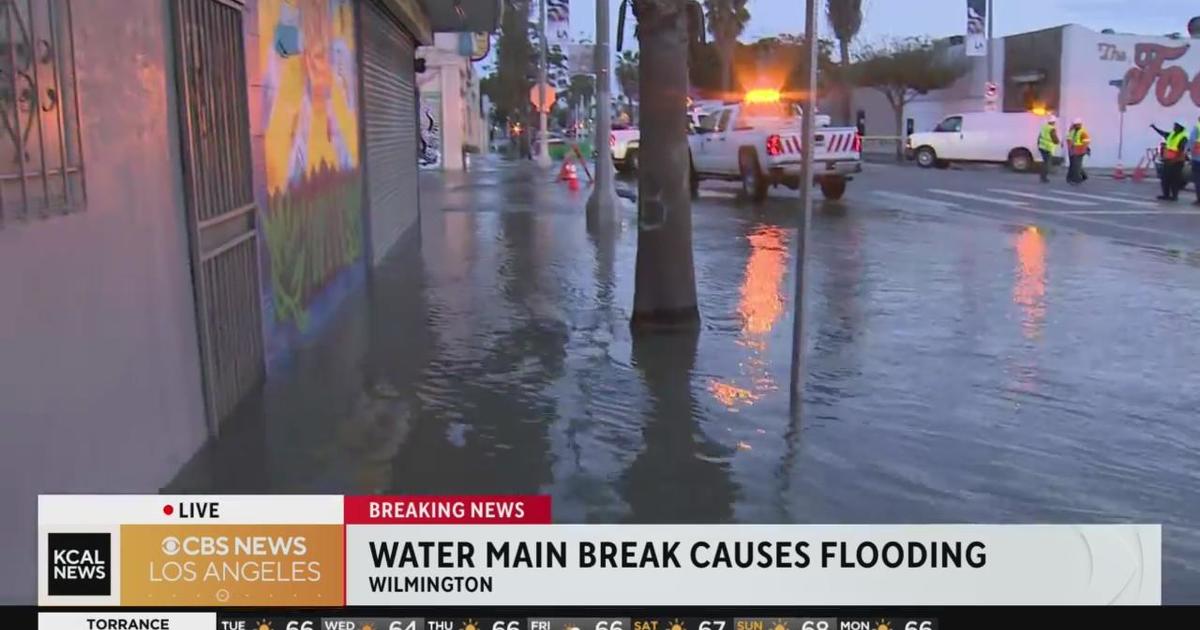 Wilmington watermain break floods streets CBS Los Angeles