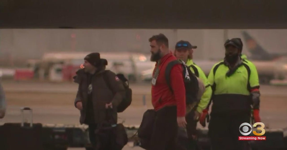 Eagles fans come out in droves to show support after Super Bowl loss ...