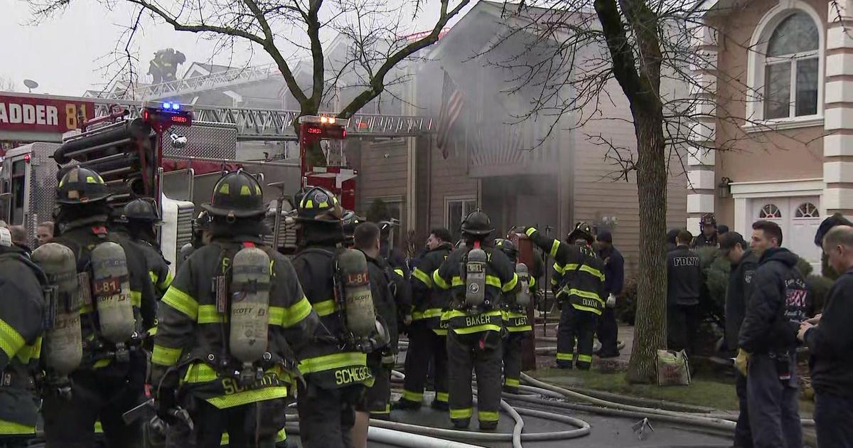 Nearly 2 dozen firefighters injured battling New York house fire