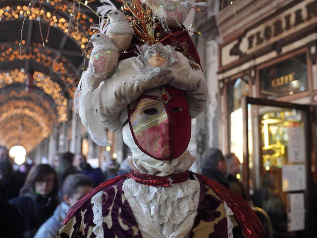 Venice Masks: All About Carnival Masks [Quick Guide]