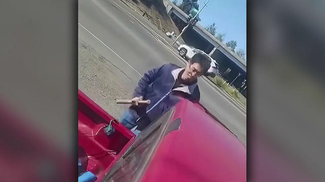 Bat Wielding Man Attacks San Jose Street Vendor 