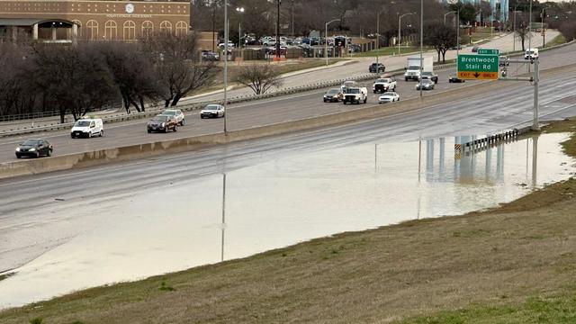 16-inch water main break shuts down Interstate 30 in Fort Worth 
