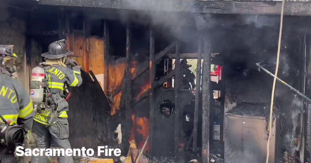 2 people and a dog escape house fire in South Sacramento - CBS Sacramento