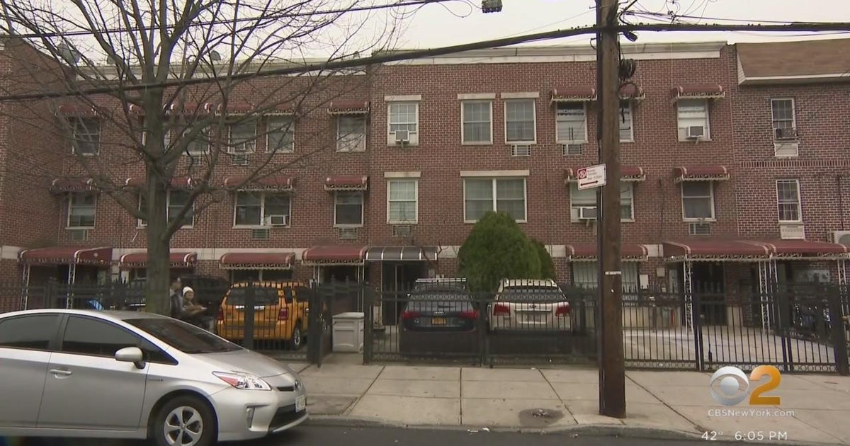 7-year-old girl stabbed, grandmother taken into custody - CBS New York