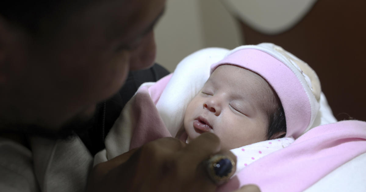 Suriye’deki depremin enkazında yetim kalan kız bebek evlat edinildi ve annesinin adı verildi