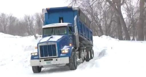 Snowy conditions in Bloomington and Hutchinson CBS Minnesota