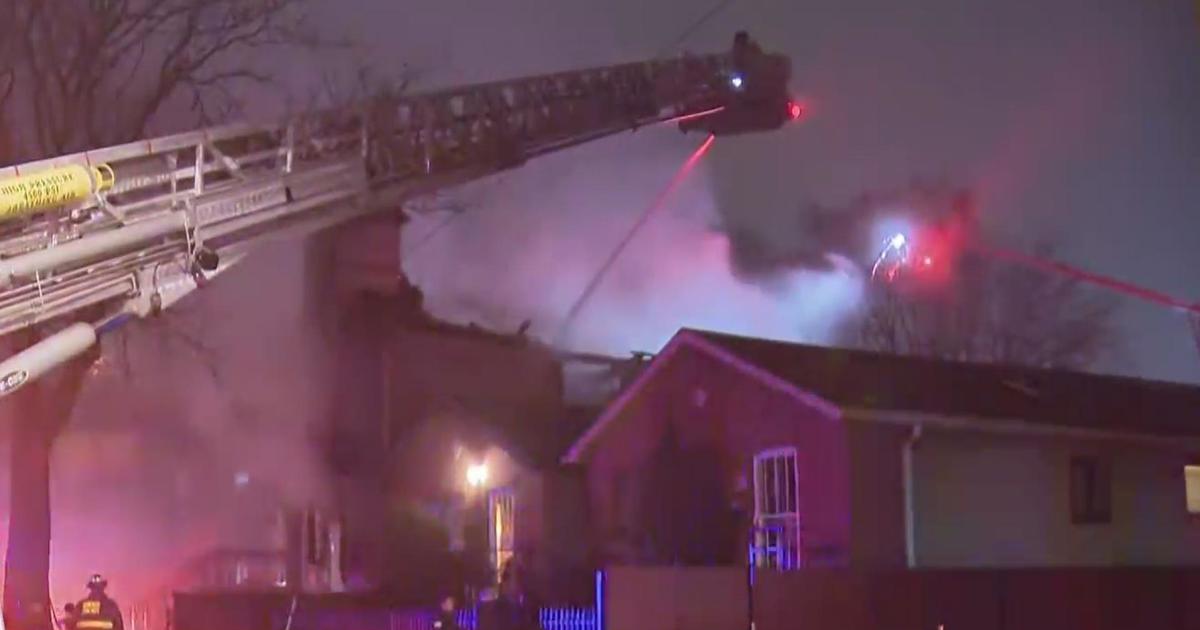 Fire Crews Battle House Fire In Englewood Cbs Chicago 0320