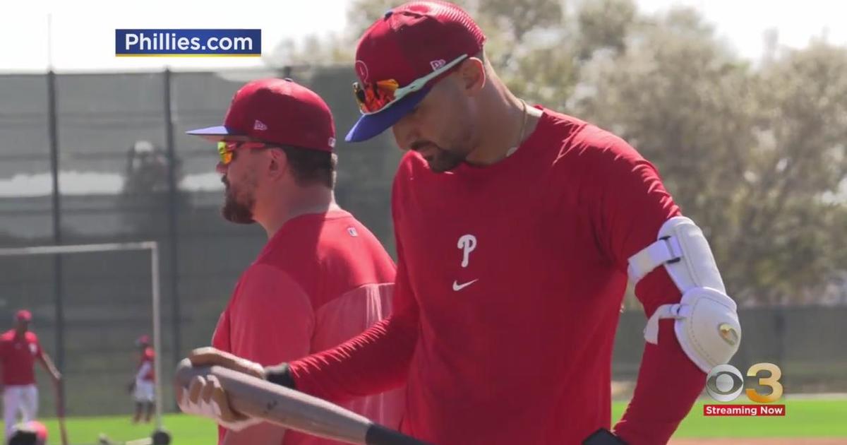 Bryce Harper arrives in Phillies camp with healthy back, Phanatic bat