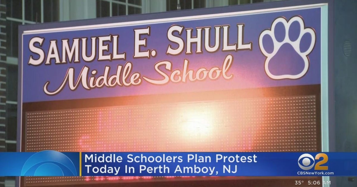 Students plan walkout after stabbing in Perth Amboy - CBS New York