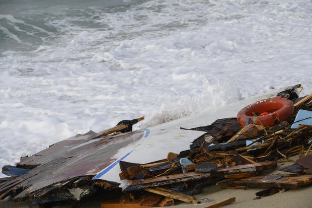 Um navio de imigrantes irregulares afunda na Itália