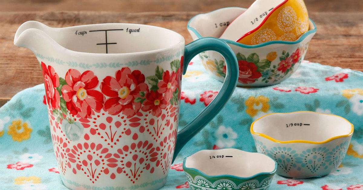 Walmart is practically giving away this cute ‘The Pioneer Woman’ 5-piece measuring bowl set for $15