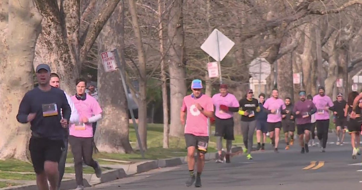 Thousands descend on Land Park for 15th annual Donut Dash to benefit hospitalized children