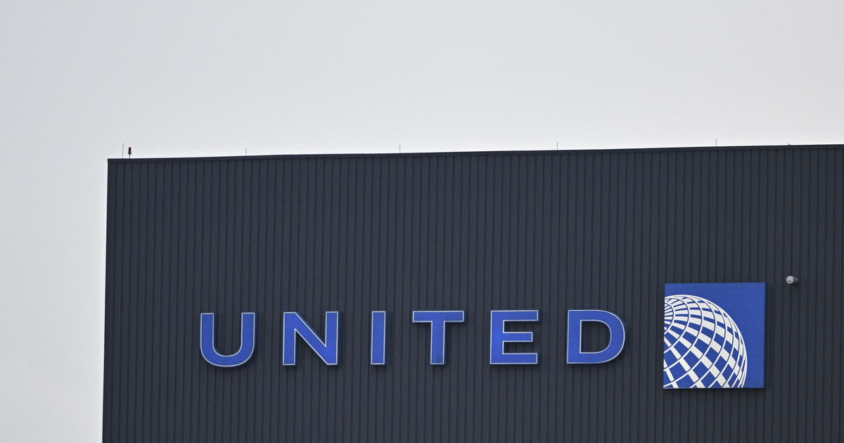 United Flight from London diverted to Maine because of disruptive passengers