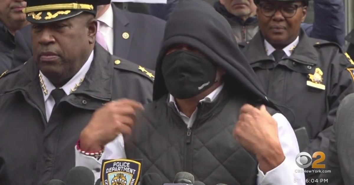 Bodega workers urge customers to take off masks amid robbery spree ...