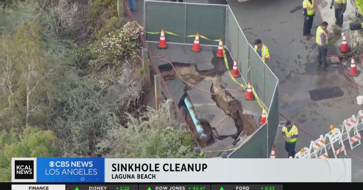 Cleanup continues after sinkhole opens up in Laguna Beach - CBS Los Angeles