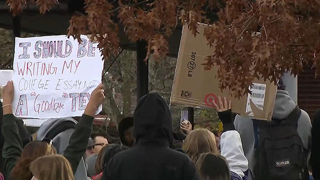 santa-rosa-stabbing-protest.jpg 