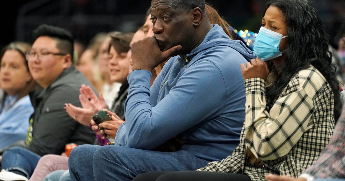 Retired NBA star Shawn Kemp held after drive-by shooting