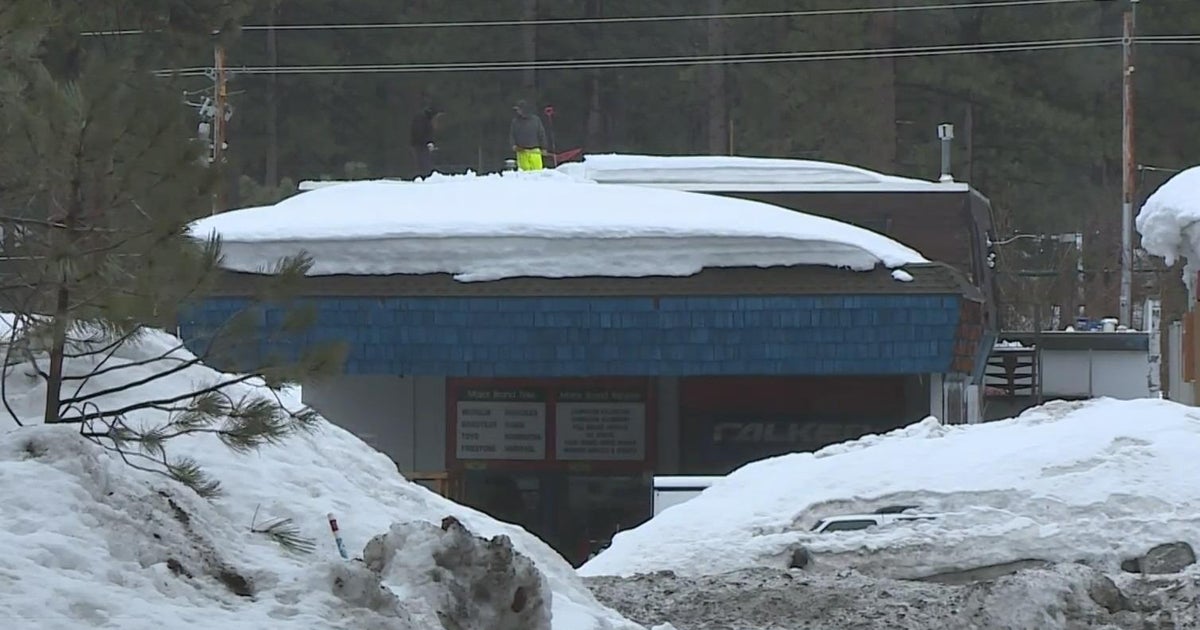 "Seeing some sort of collapse daily": Collapsing rooftops remain a threat in South Lake Tahoe - Vimarsana News