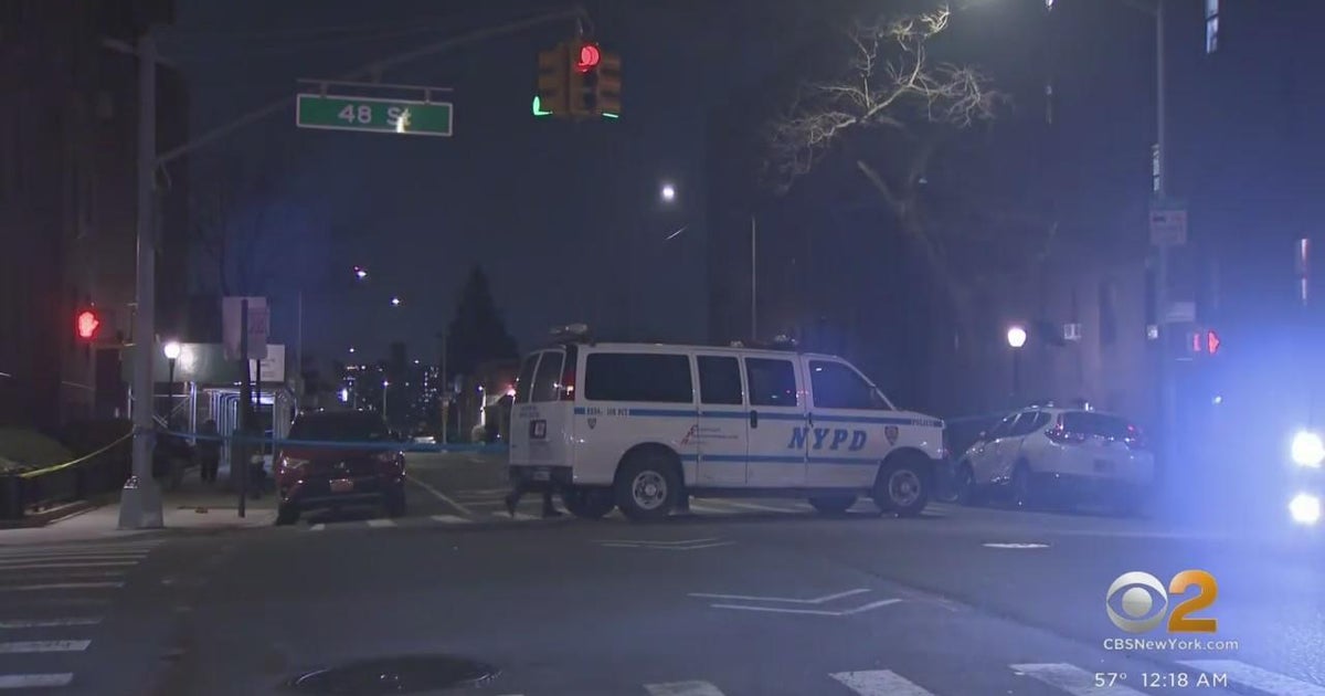 Man in critical condition after brutal attack in Queens - CBS New York
