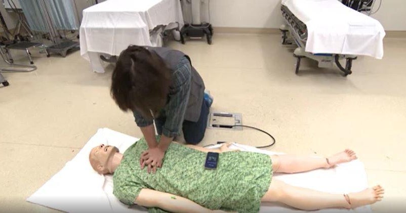 A new app by researchers at UC San Diego to help administer CPR - CBS ...