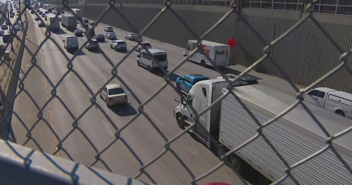 Three-year construction project begins on Kennedy Expressway - CBS Chicago