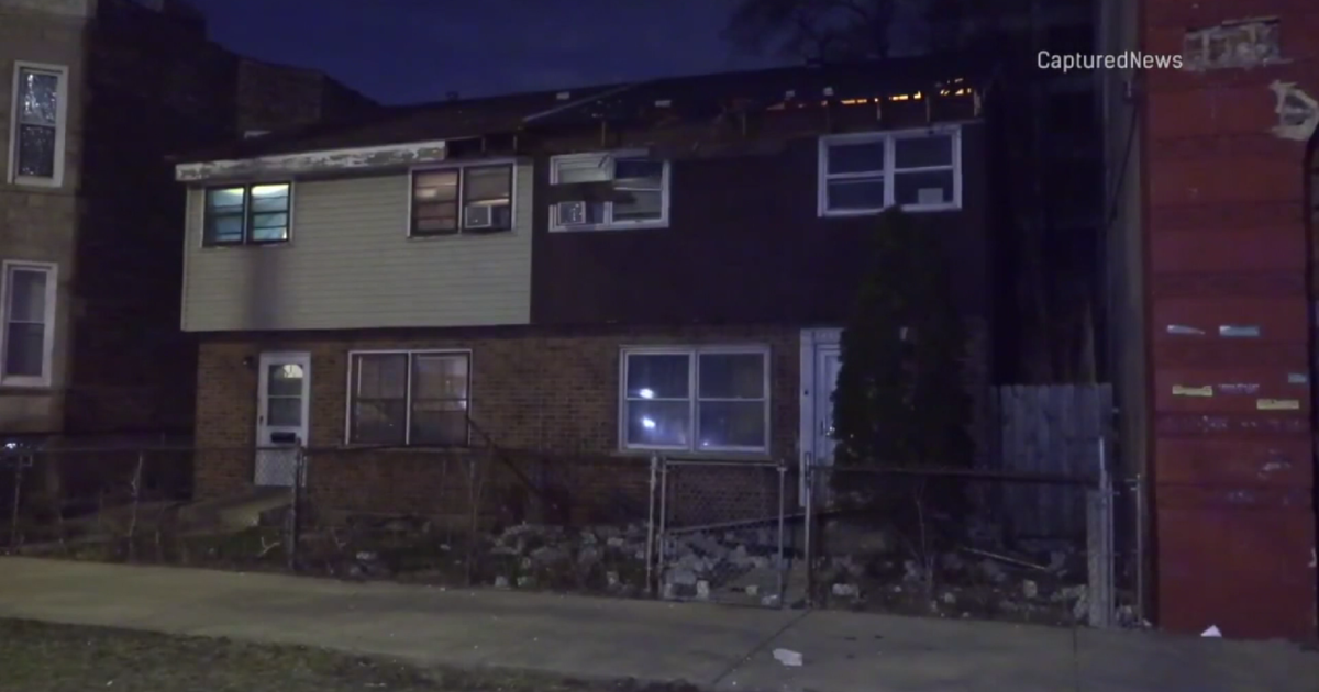 Bricks Fall From Building In West Garfield Park - Cbs Chicago