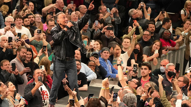 Bruce Springsteen and The E Street Band - Boston, MA 