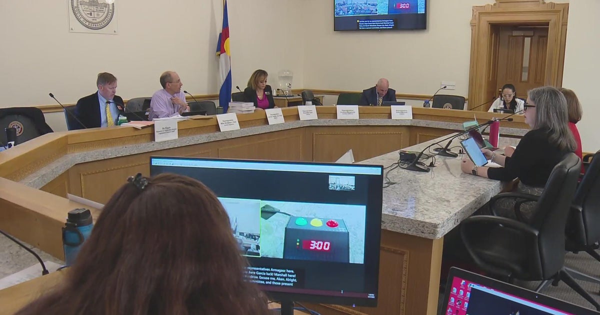 Bill would make indecent exposure to a minor in person a felony as it remains a misdemeanor - CBS Colorado