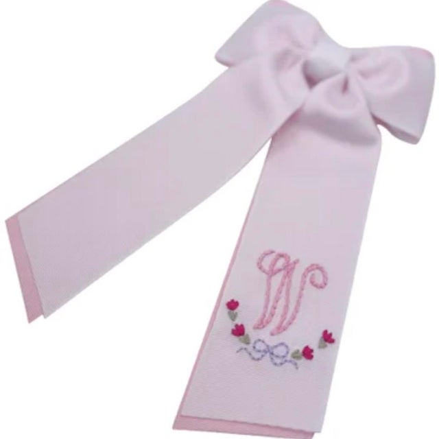 WINN AND WILLIAM Wreath Script Initial Basket Bow