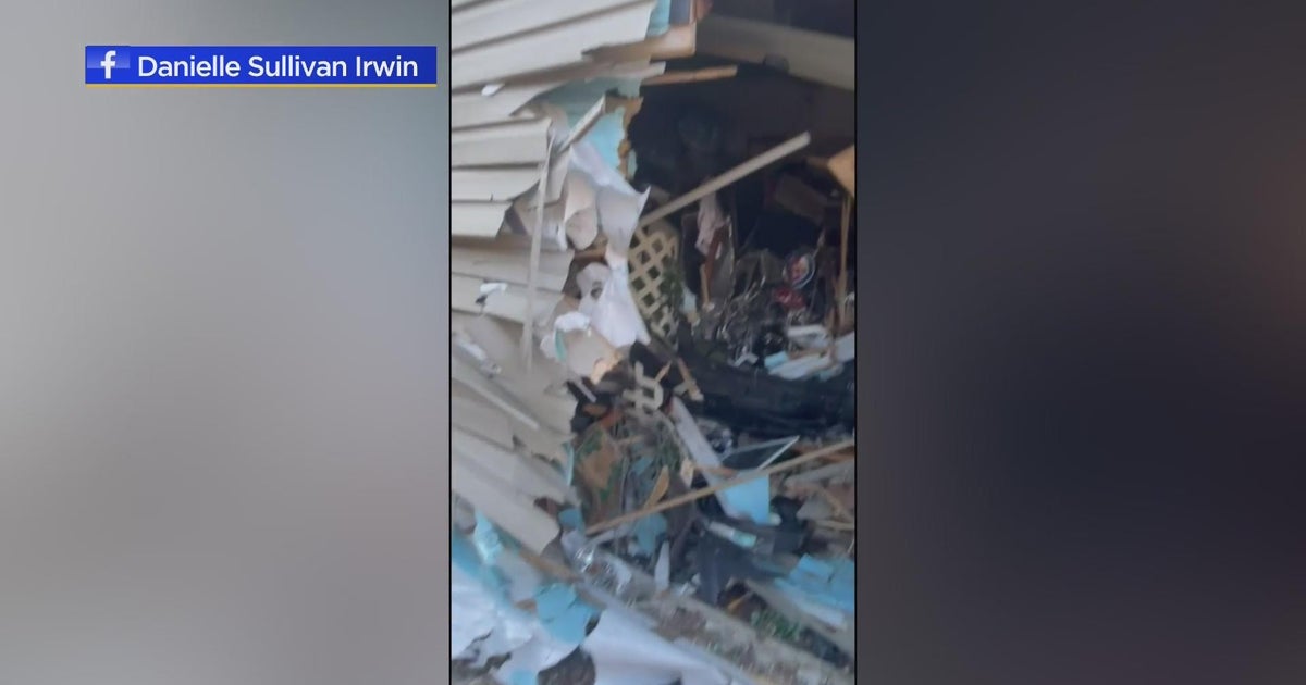 Stolen car crashes into garage, 3 other vehicles in Crystal Lake - Vimarsana News