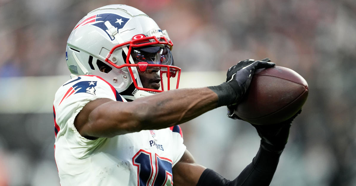 New England Patriots wide receiver Nelson Agholor (15) runs during