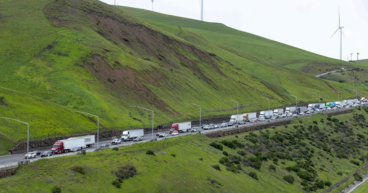 Caltrans closes 2 eastbound lanes of I-580 to repair Altamont Pass landslide