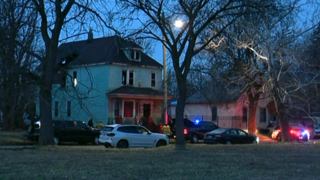 Emergency lights on a police car flashing 