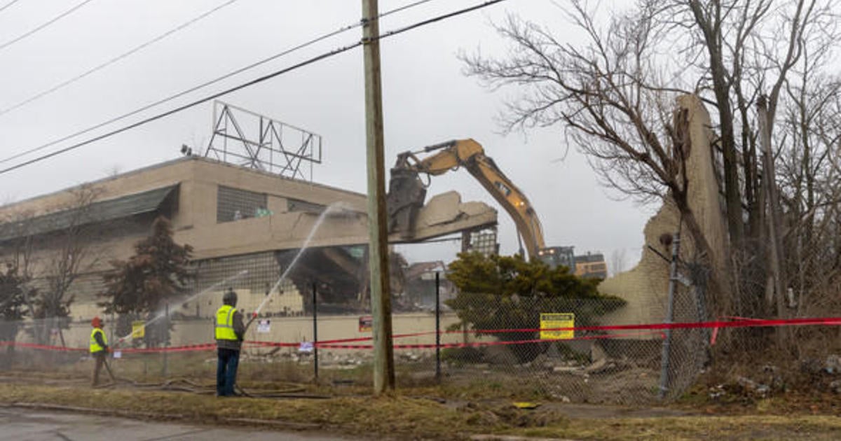 Demolition begins on abandoned La Choy factory in Detroit