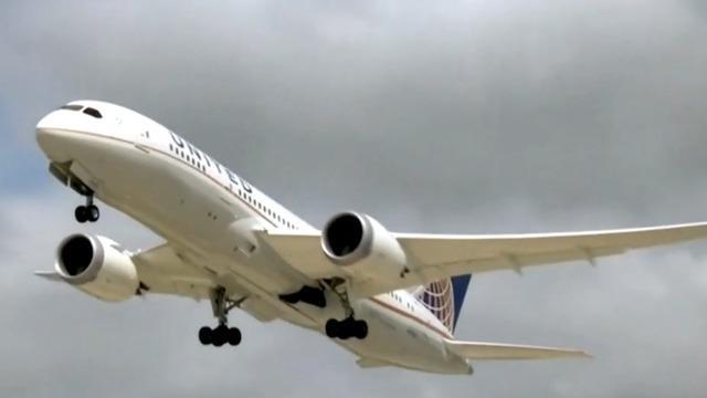 cbsn-fusion-united-flight-makes-emergency-landing-in-houston-after-engine-issue-thumbnail-1838996-640x360.jpg 