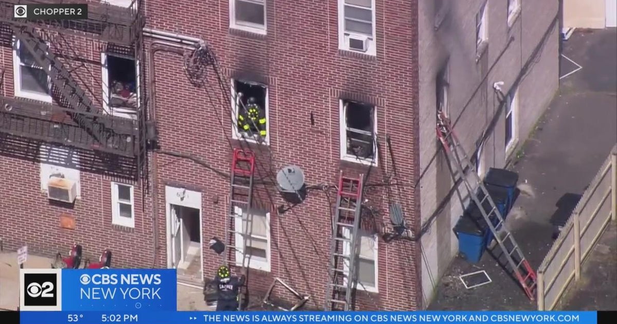 Man critically hurt in Union apartment fire - CBS New York