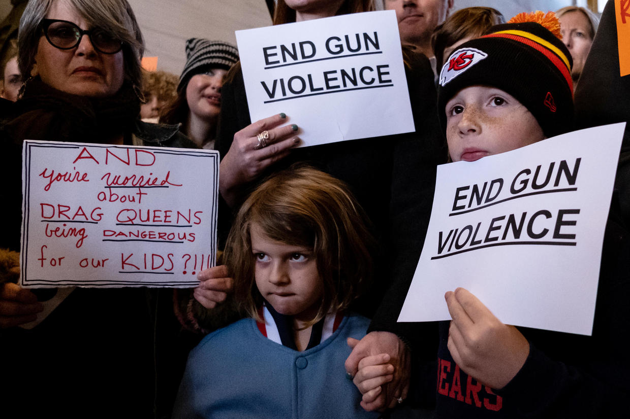 Hundreds Protest At Tennessee Capitol For Tighter Gun Controls After Nashville Shooting Cbs News 