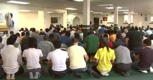 More and more Hispanics are converting into Islam - CBS Colorado