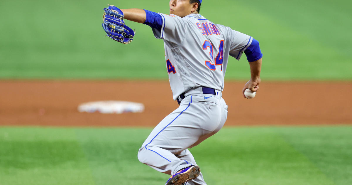 Mets' Senga wears ghost glove, fans 8, wins debut vs Marlins - CBS New York