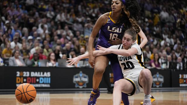 NCAA LSU Iowa Basketball 