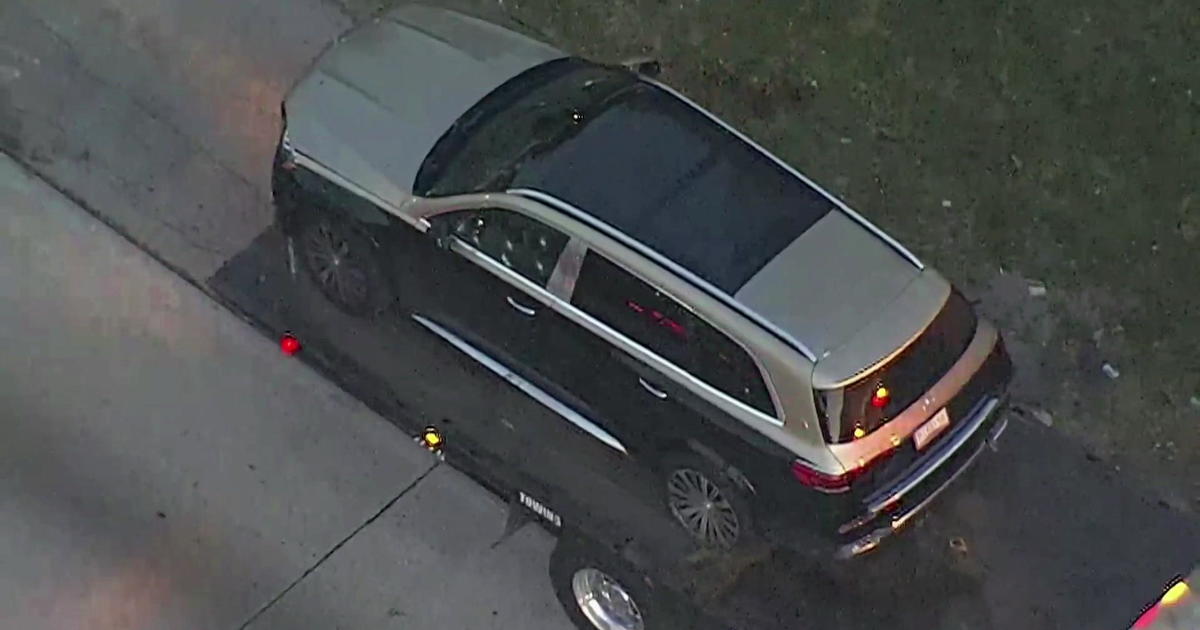 Mercedes-Benz SUV Riddled With Bullets, Driver In Hospital - CBS Miami