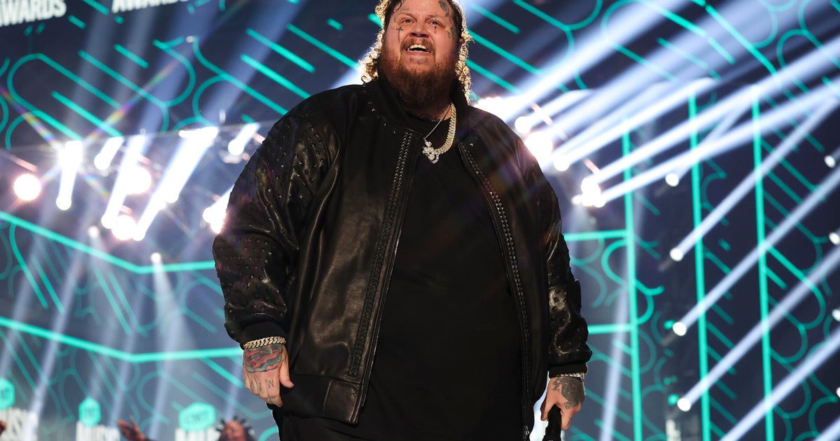 ‘Son of a Sinner’ Singer Jelly Roll Reigns at CMT Music Awards Show