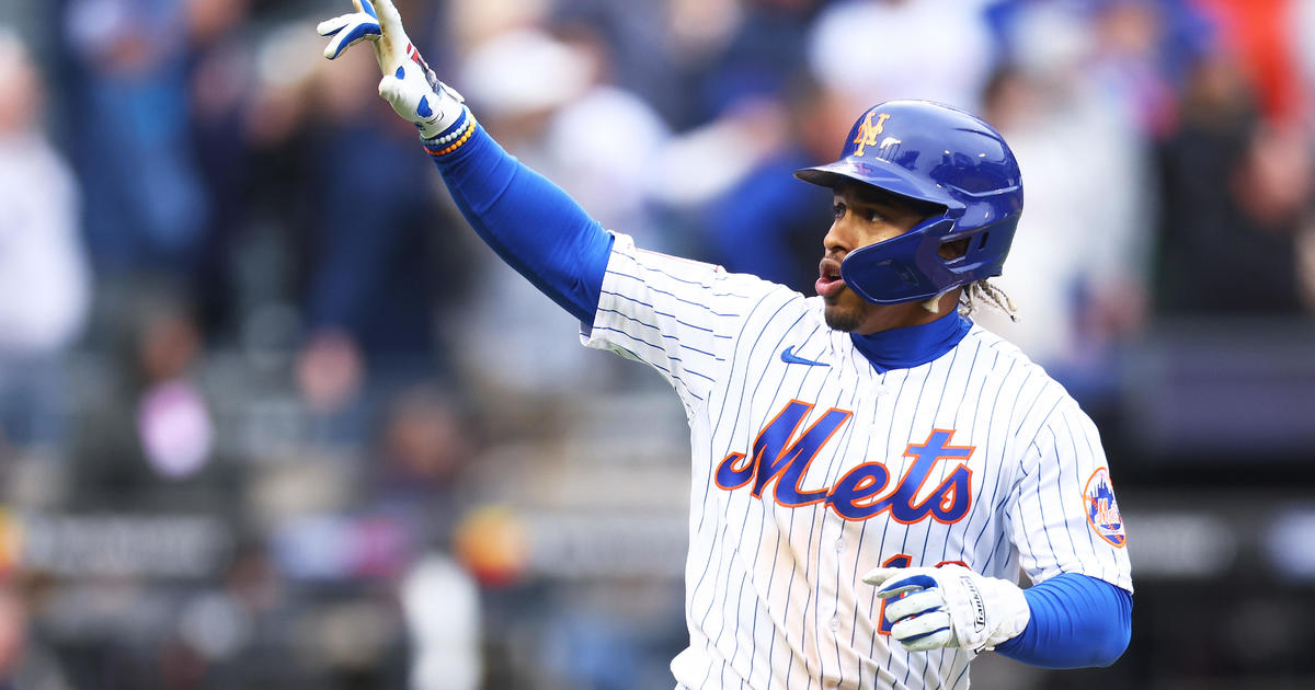 Francisco Lindor of the New York Mets looks on during the game News  Photo - Getty Images