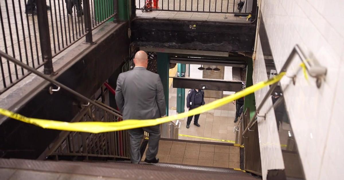 NYPD Isiah Collazo, 18, stabbed to death on subway in Brooklyn CBS