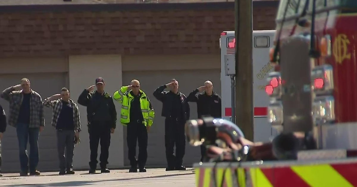 Colleagues, residents pay respects to 2 fallen Chicago firefighters ...