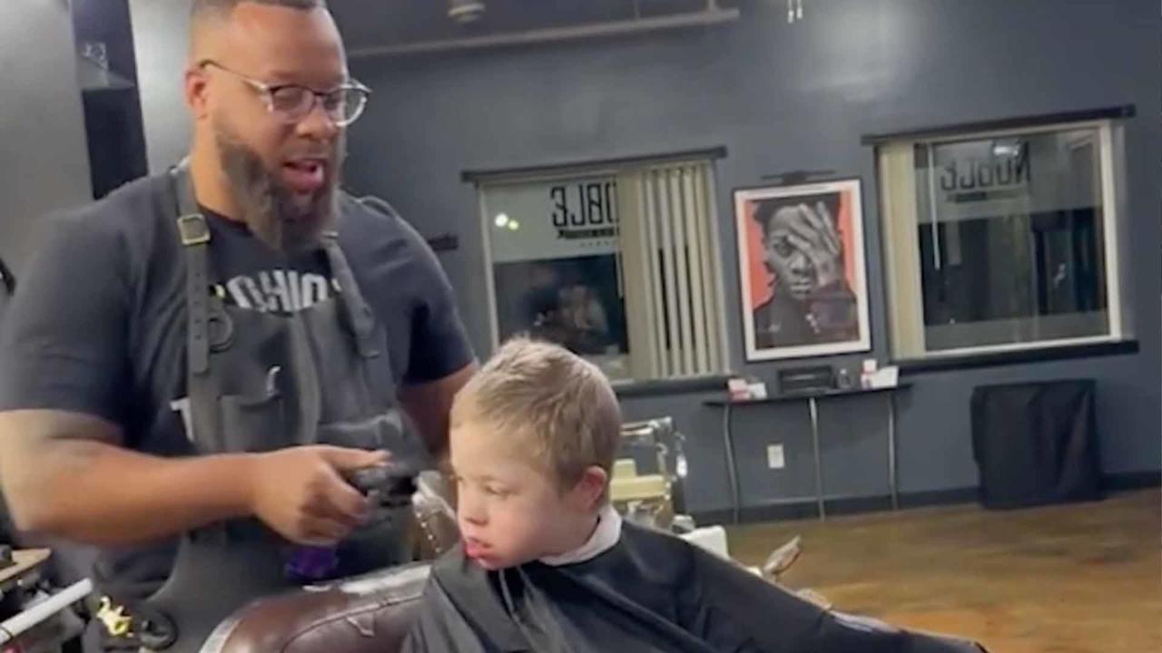 Deer Park barber gives 100 kids free haircut for first day of school