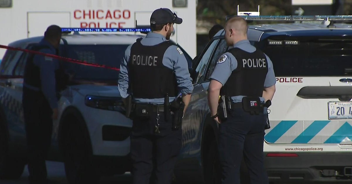 Two teens shot while walking near IIT campus in Bronzeville - CBS Chicago