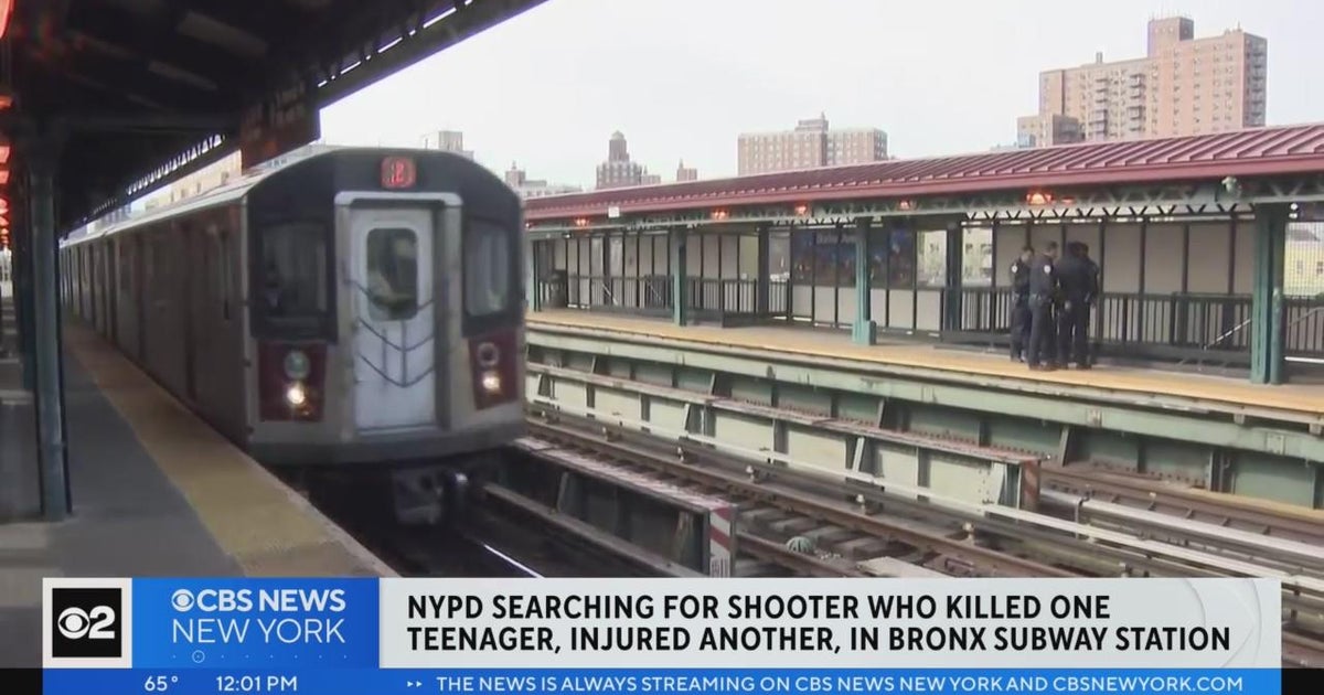 Search for suspect after teens shot at Bronx subway station - CBS New York