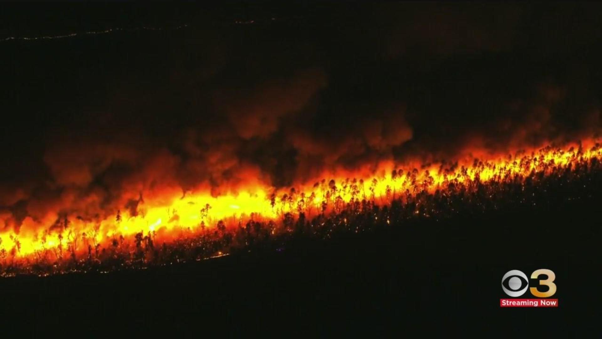 Forest fire continues to burn in Ocean County, New Jersey - CBS