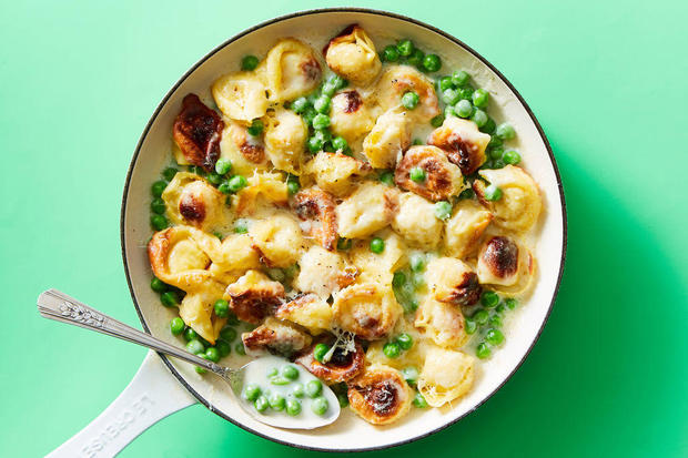 Easy Peas-y Tortelloni Alfredo with Melted Parmesan 
